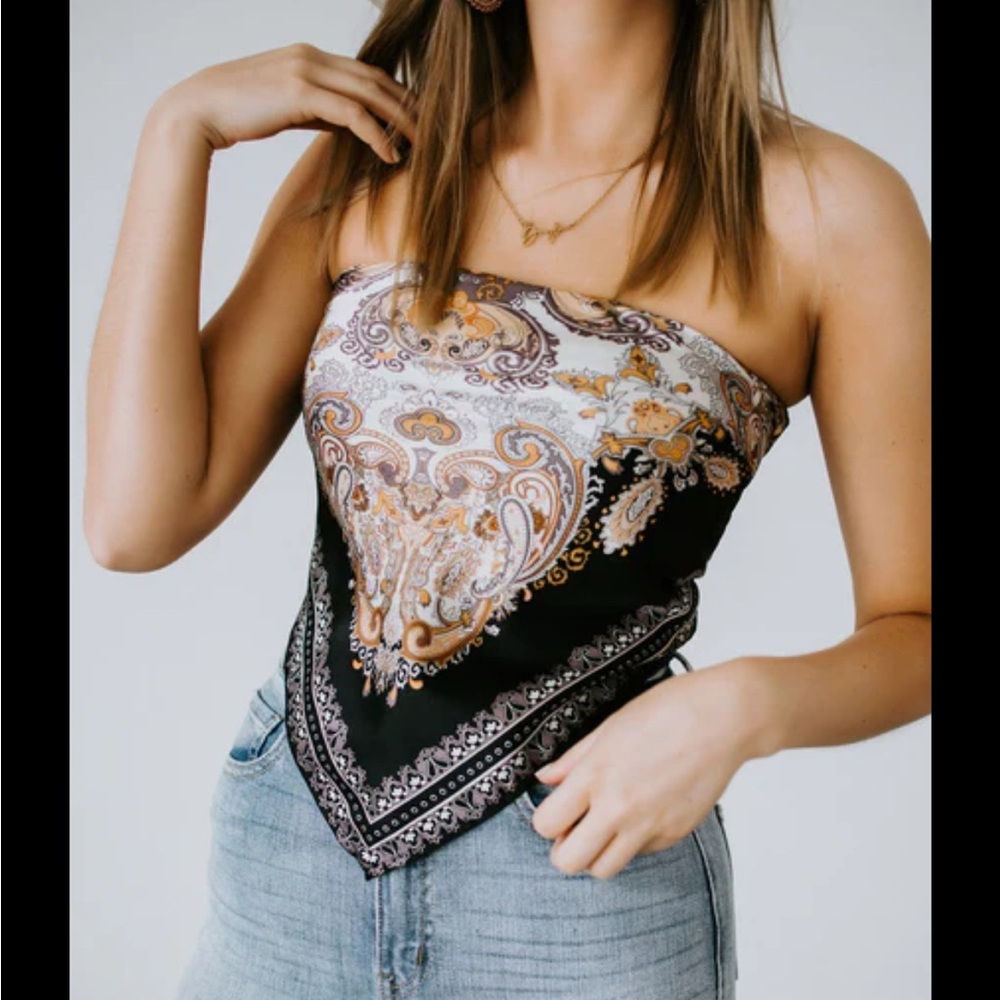 Chic Paisley Strapless Blouse